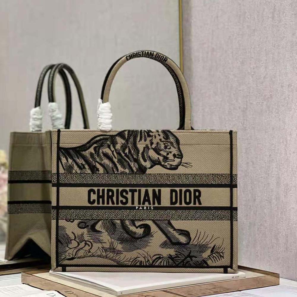 Close-up of tiger embroidery detail on Dior Women Medium Dior Book Tote