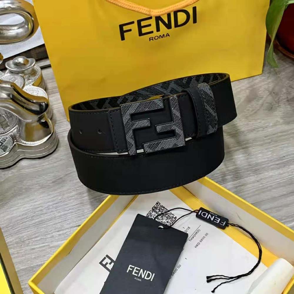 Detail of polished FF buckle on Fendi Men Gray Leather Belt