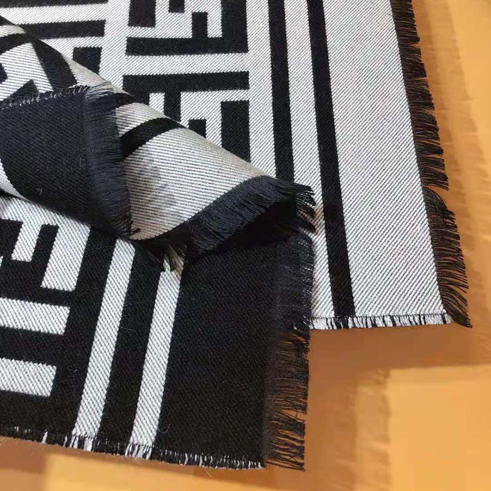 Fendi Women Beige Wool and Silk Scarf - image 4