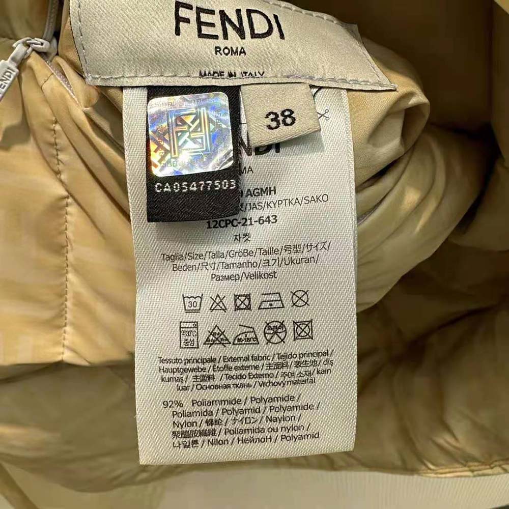 Fendi Women Ski Jacket in White Nylon - image 10