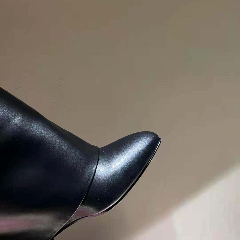 Givenchy Women Shark Lock Ankle Boots in Leather-Black - image 6