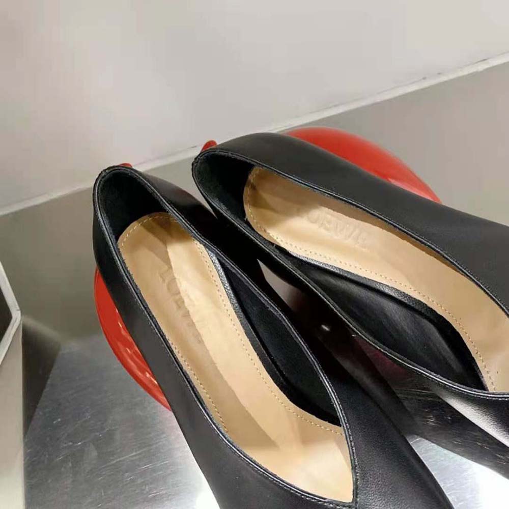 Loewe Women Balloon Pump in Calfskin-Black - image 8