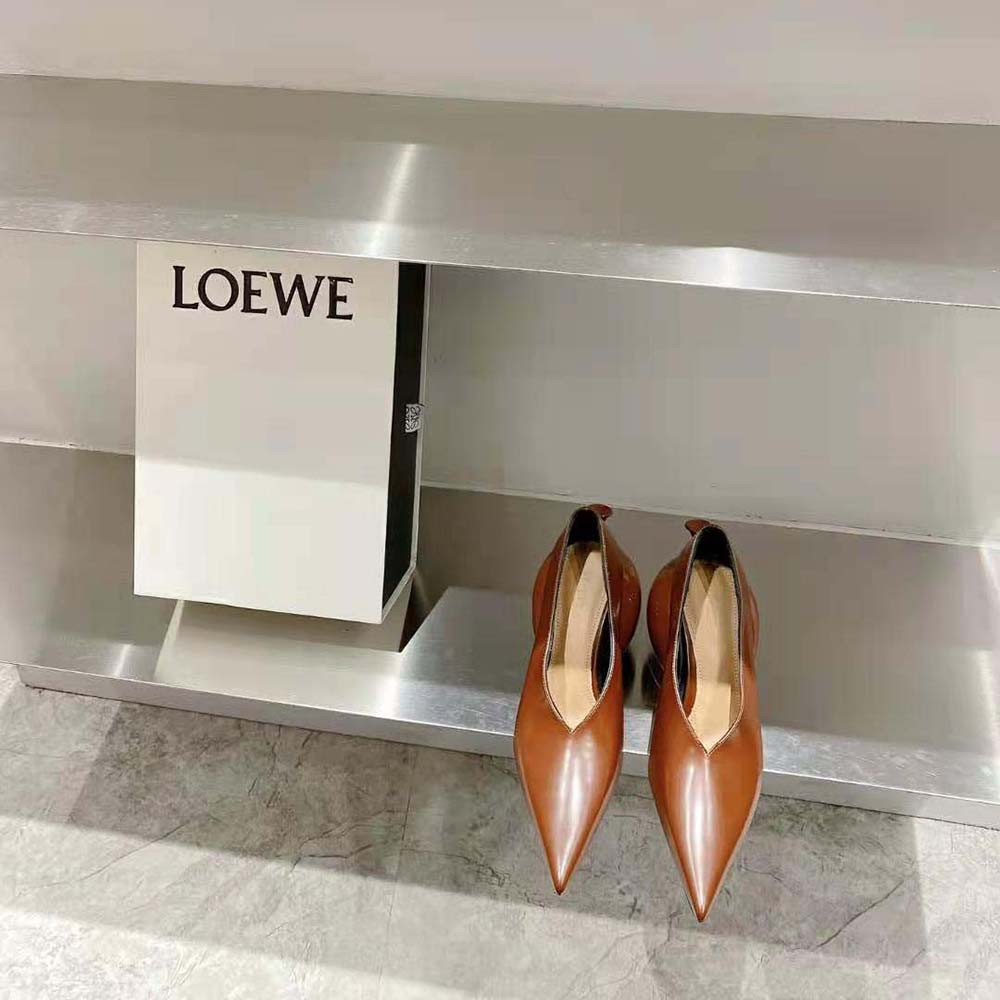 Close-up detail of balloon heel on Loewe Women Balloon Pump