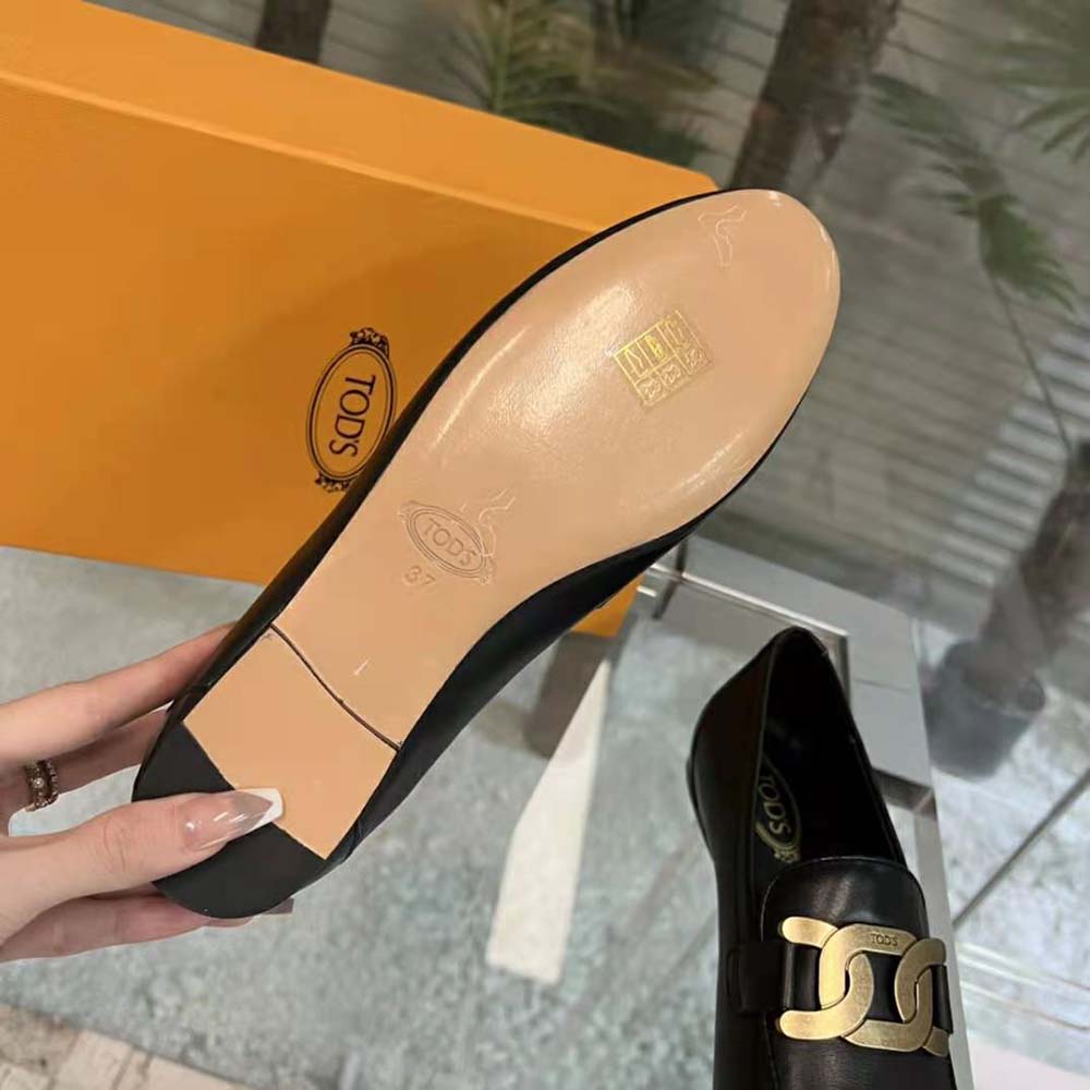 TODS Women Kate Loafers in Leather with A Metal Branded-Black - image 10