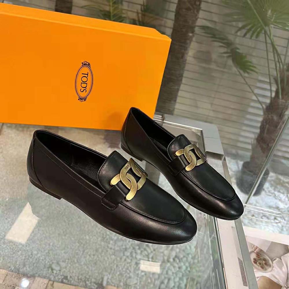TODS Women Kate Loafers in Leather with A Metal Branded-Black - image 5