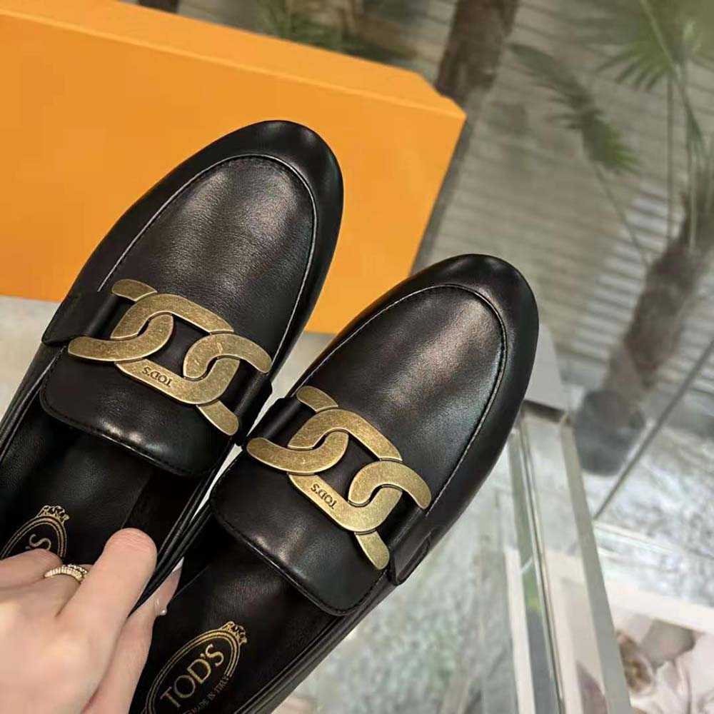 TODS Women Kate Loafers in Leather with A Metal Branded-Black - image 8