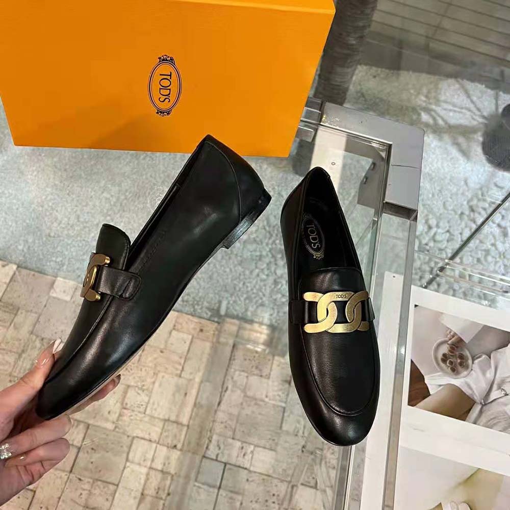 TODS Women Kate Loafers in Leather with A Metal Branded-Black - image 6