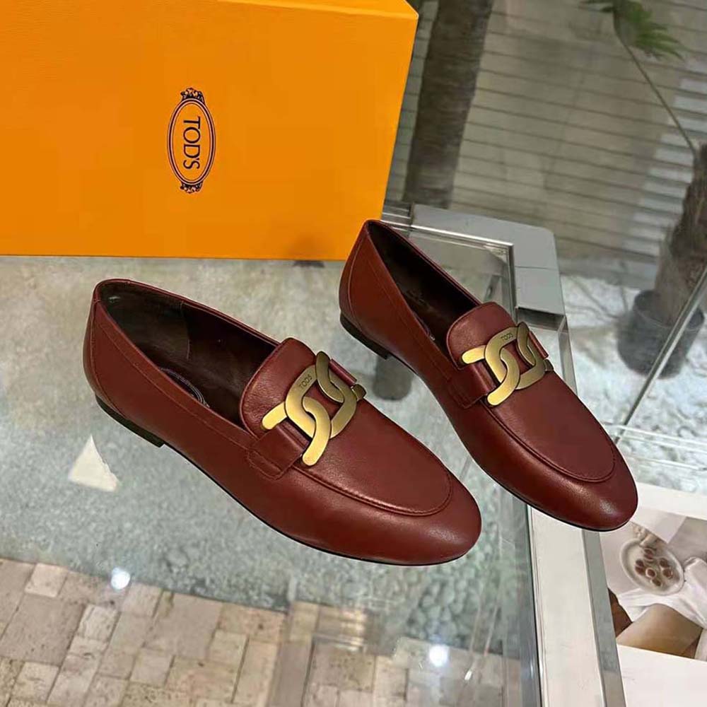 TODS Women Kate Loafers in Leather with A Metal Branded-Maroon - image 4