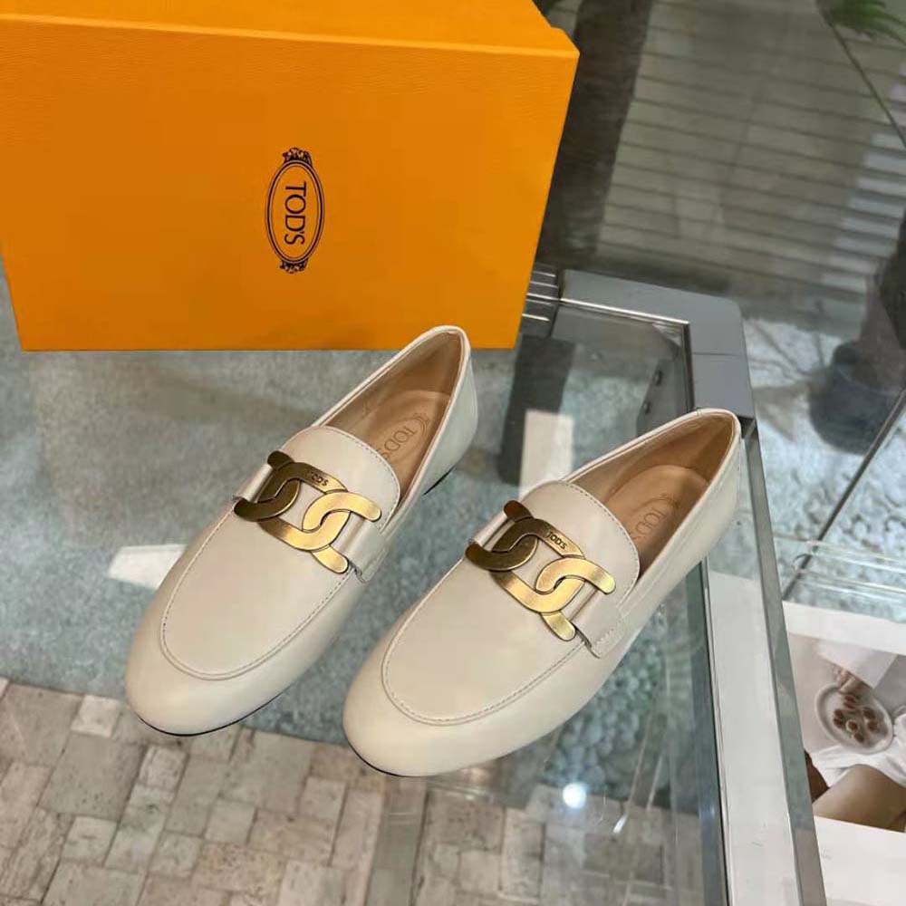TODS Women Kate Loafers in Leather with A Metal Branded-White - image 5