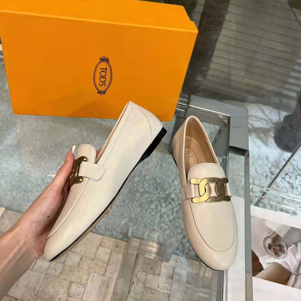 TODS Women Kate Loafers in Leather with A Metal Branded-White - image 6