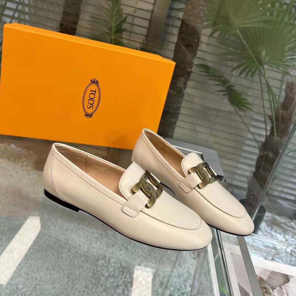 TODS Women Kate Loafers in Leather with A Metal Branded-White - image 4