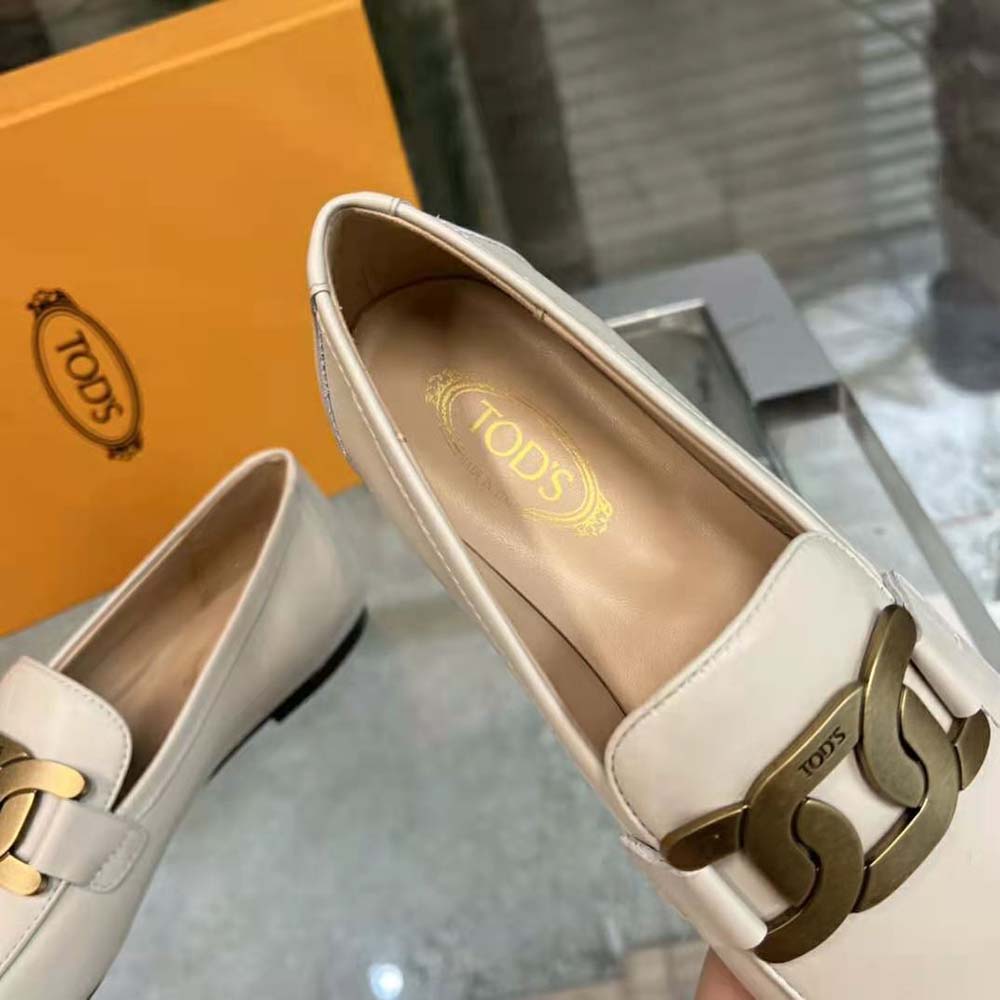 TODS Women Kate Loafers in Leather with A Metal Branded-White - image 10