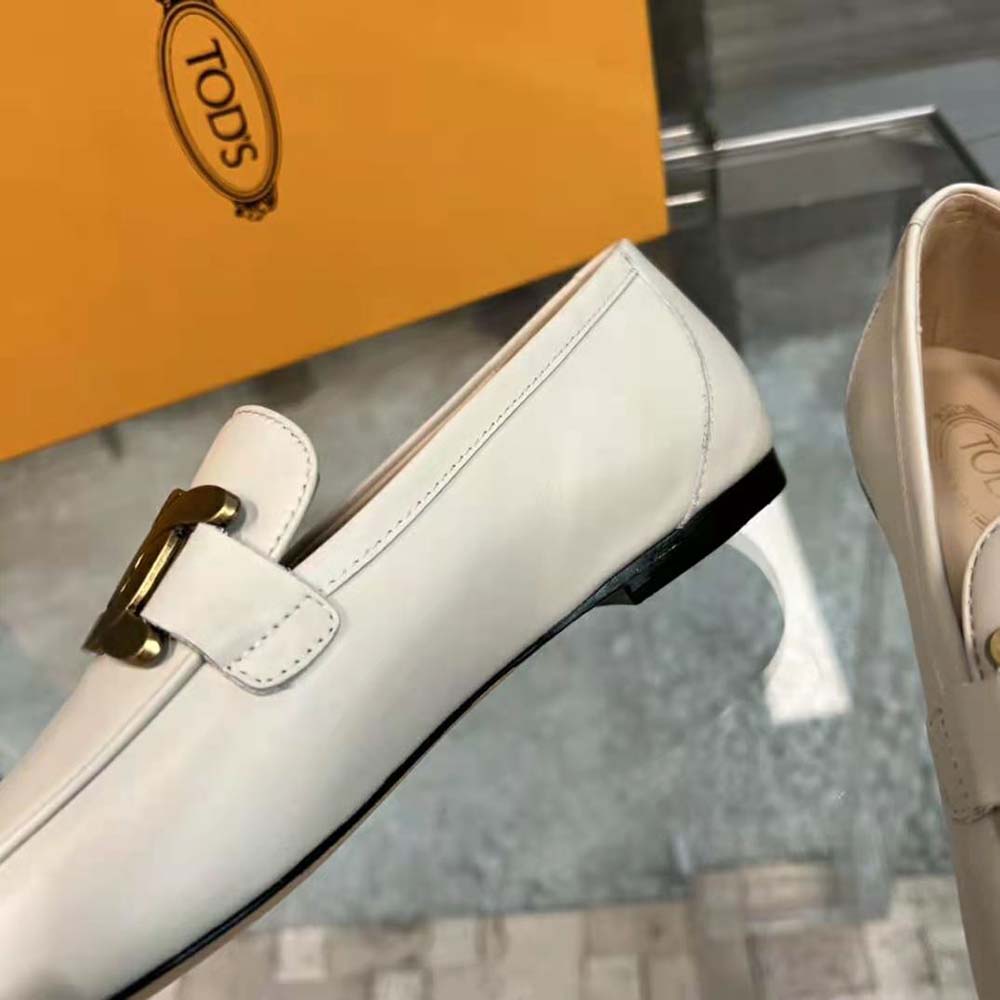 TODS Women Kate Loafers in Leather with A Metal Branded-White - image 9