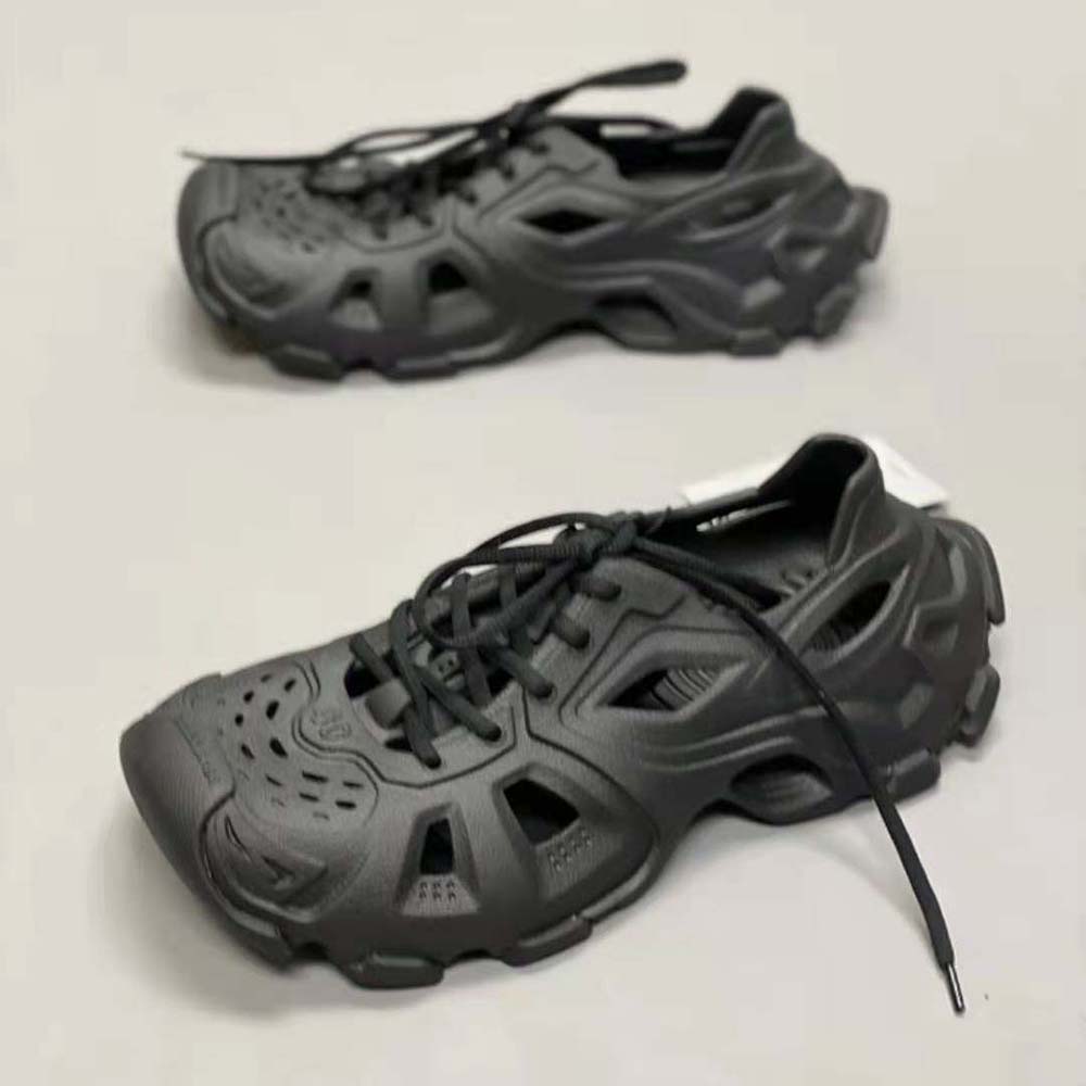Top-down view showing silhouette of Balenciaga Unisex HD Sneaker