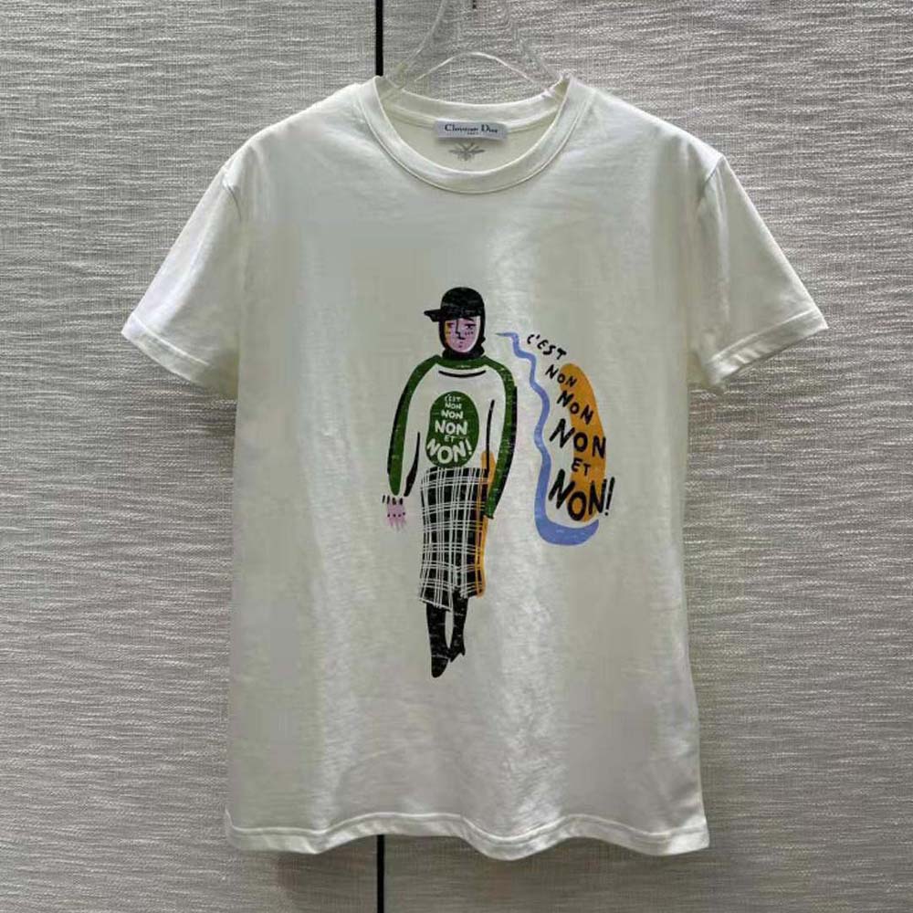 Close-up of printed lettering on Dior Women ‘C’Est Non Non Non Et Non’ T-shirt