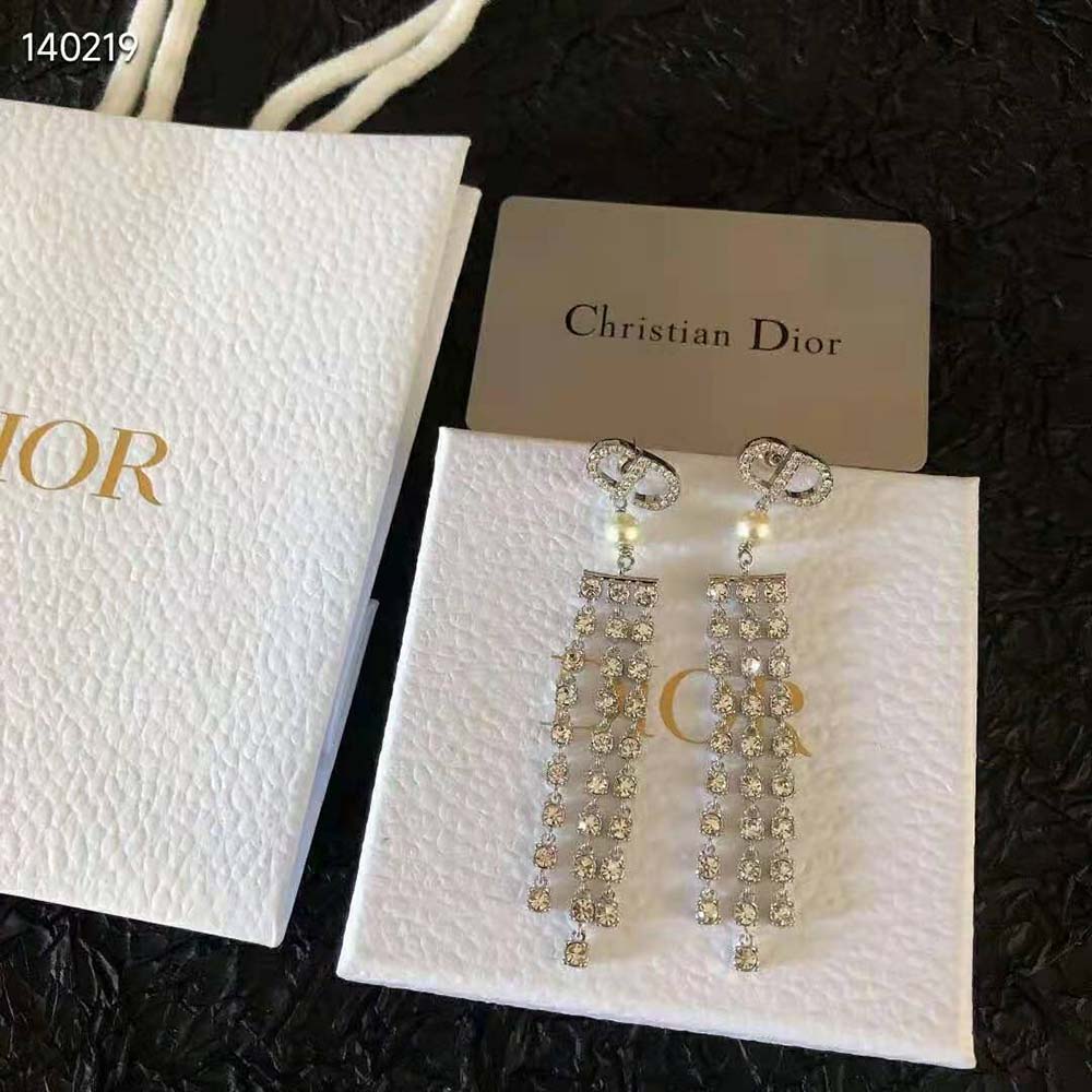 Side angle highlighting drop silhouette of Dior Women 30 Montaigne Earrings