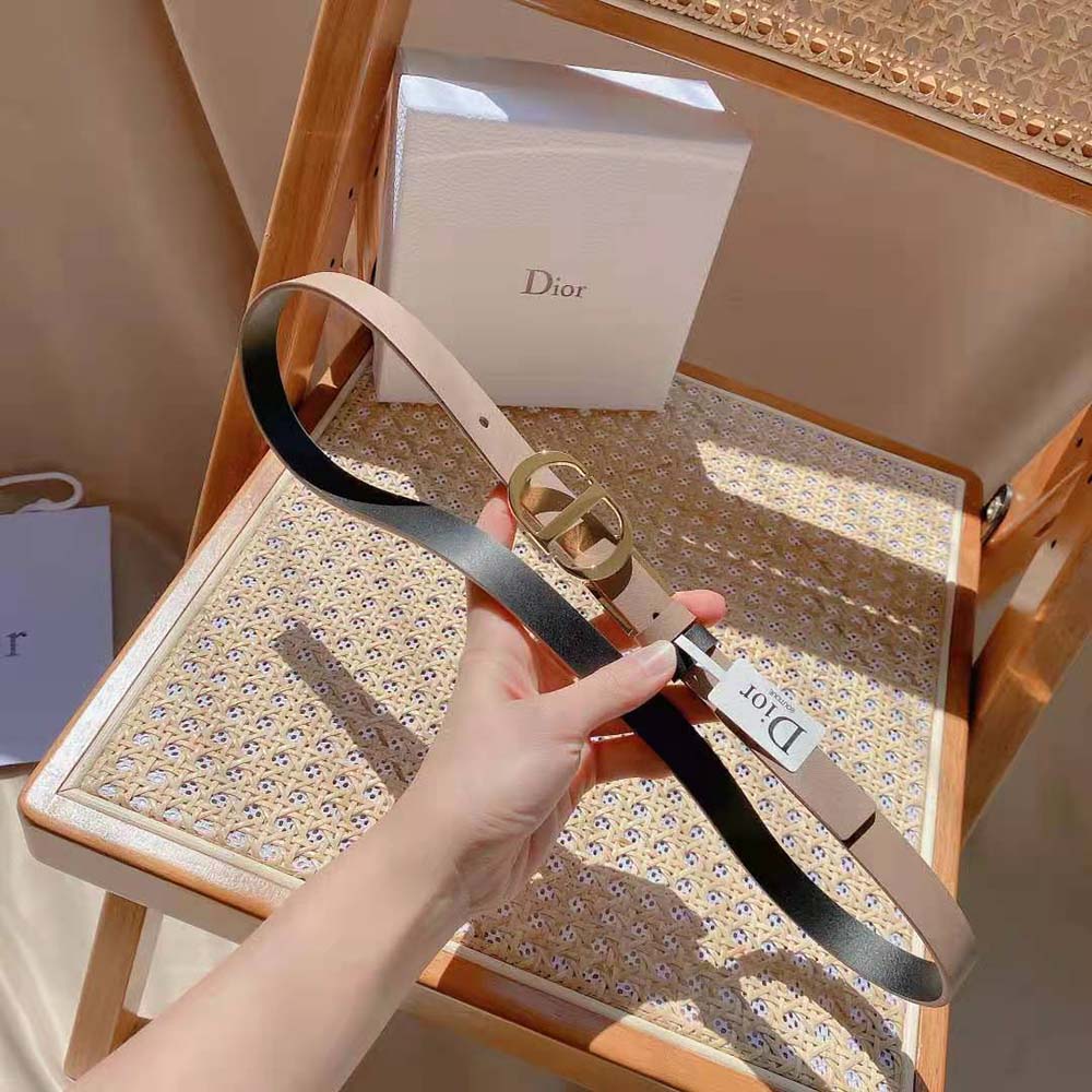 Side view showing thickness of Dior Women 30 Montaigne Belt