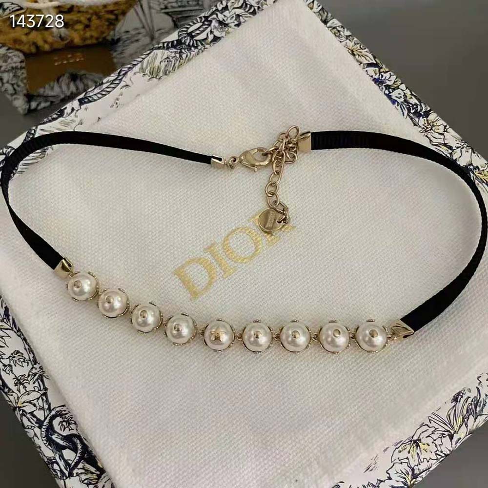 Full front shot of Dior Women D-Renaissance Choker highlighting signature details