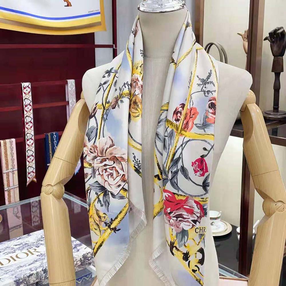 Folded Dior Women Granville 90 Square Scarf showcasing edges