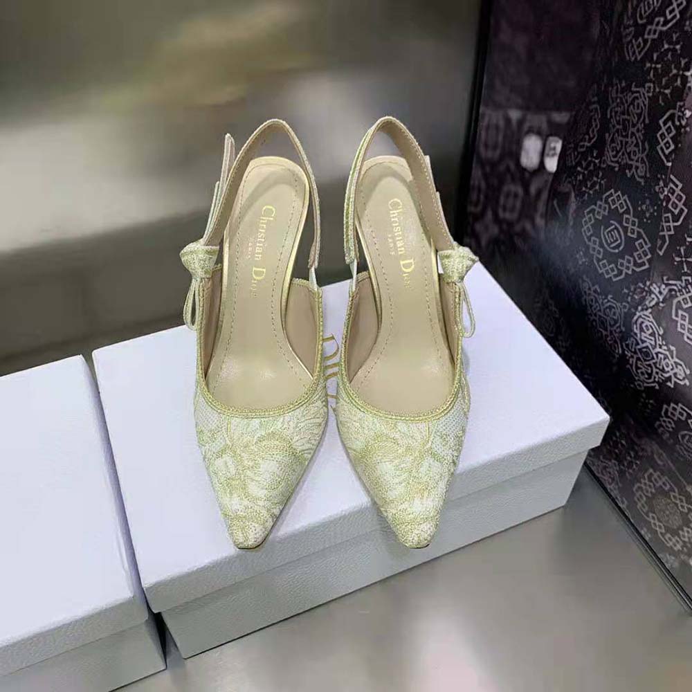 Close-up of gold-tone J’Adior hardware on Dior Women J’Adior Slingback Pump