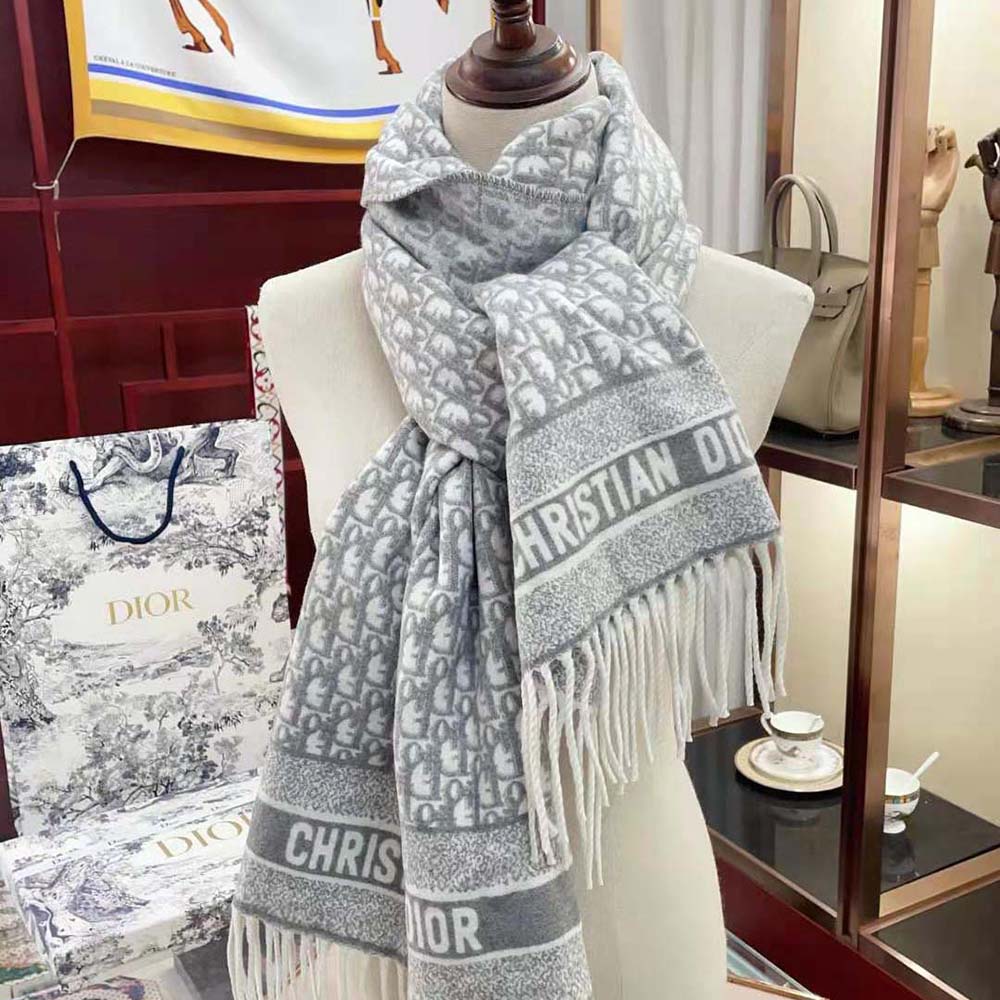 Folded Dior Women Oblique Scarf Gray Cashmere showing signature jacquard detail