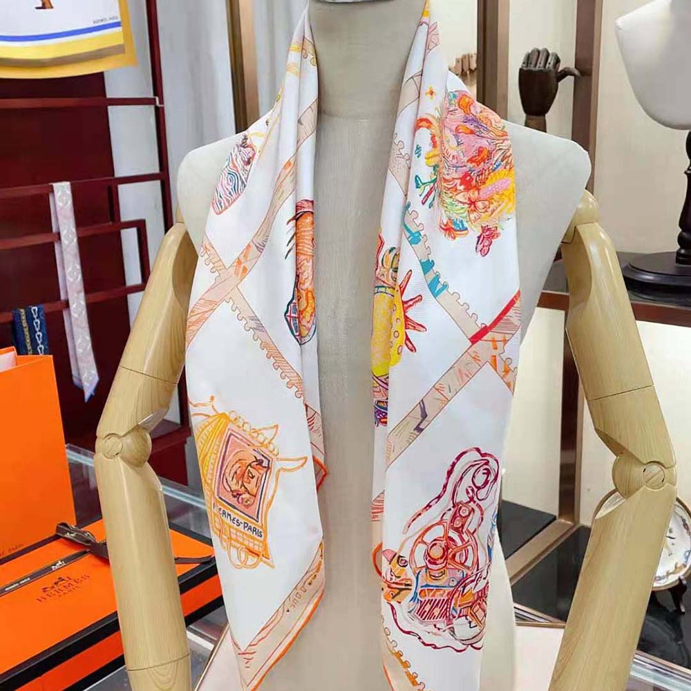 Detail of silk twill texture on Hermes Women Chevaloscope Scarf 90