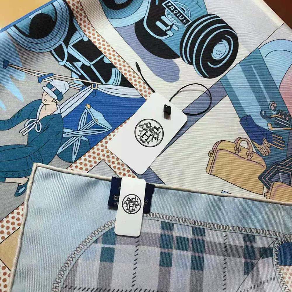Hermes Women Confort en Automobile Scarf 70 in Silk Twill with Hand-Rolled Edges-Blue - image 6