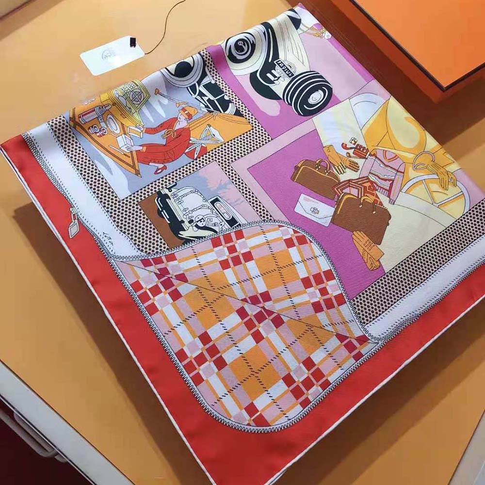 Hermes Women Confort en Automobile Scarf 70 in Silk Twill with Hand-Rolled Edges-Red - image 5