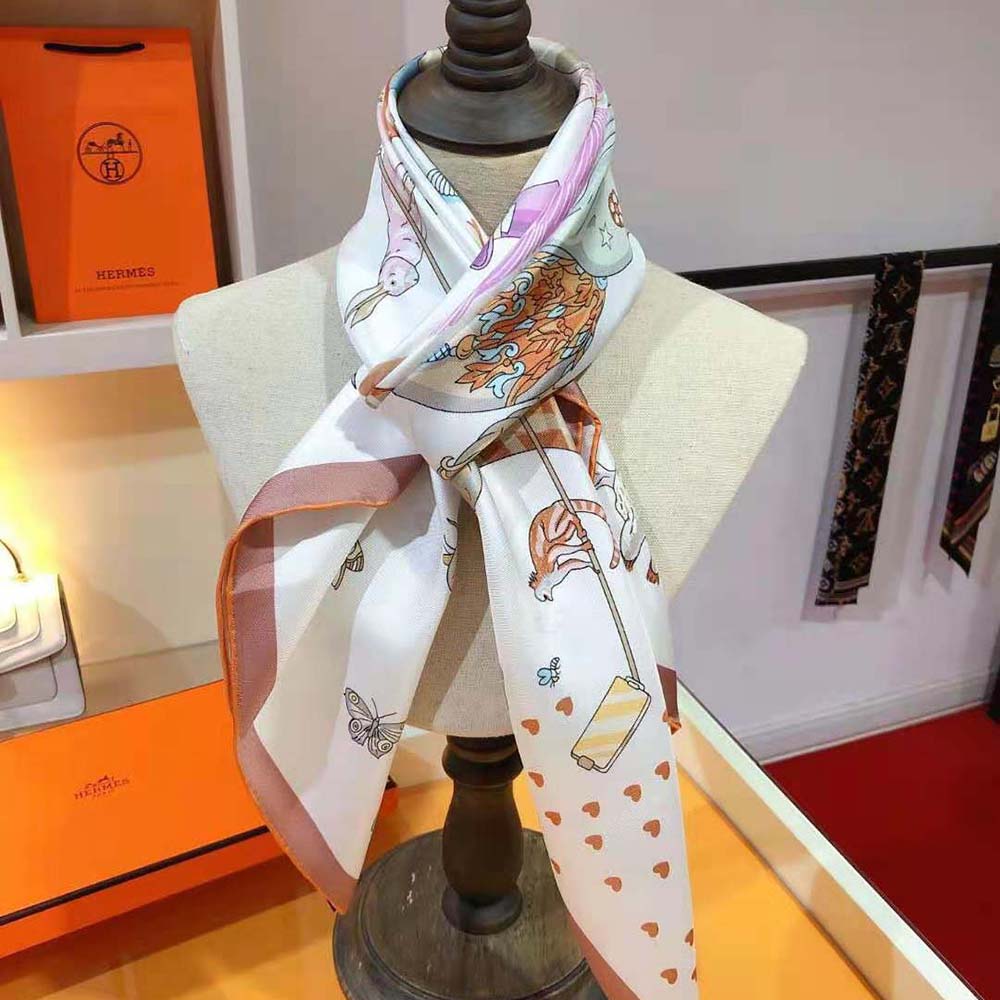 Close-up of hand-rolled edges on Hermes Women Hermes Story Scarf 90
