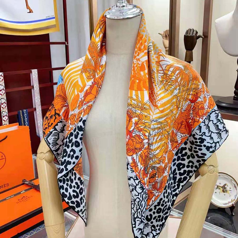 Detailed jungle print pattern on Hermes Women Jungle Love Stamped Scarf 70