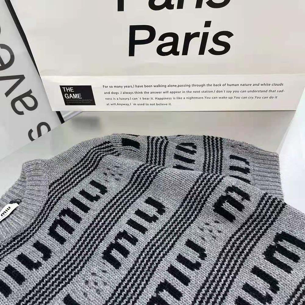 Miu Miu Women Cashmere Crew-Neck Sweater with Intarsia Knit Logo-Gray - image 6