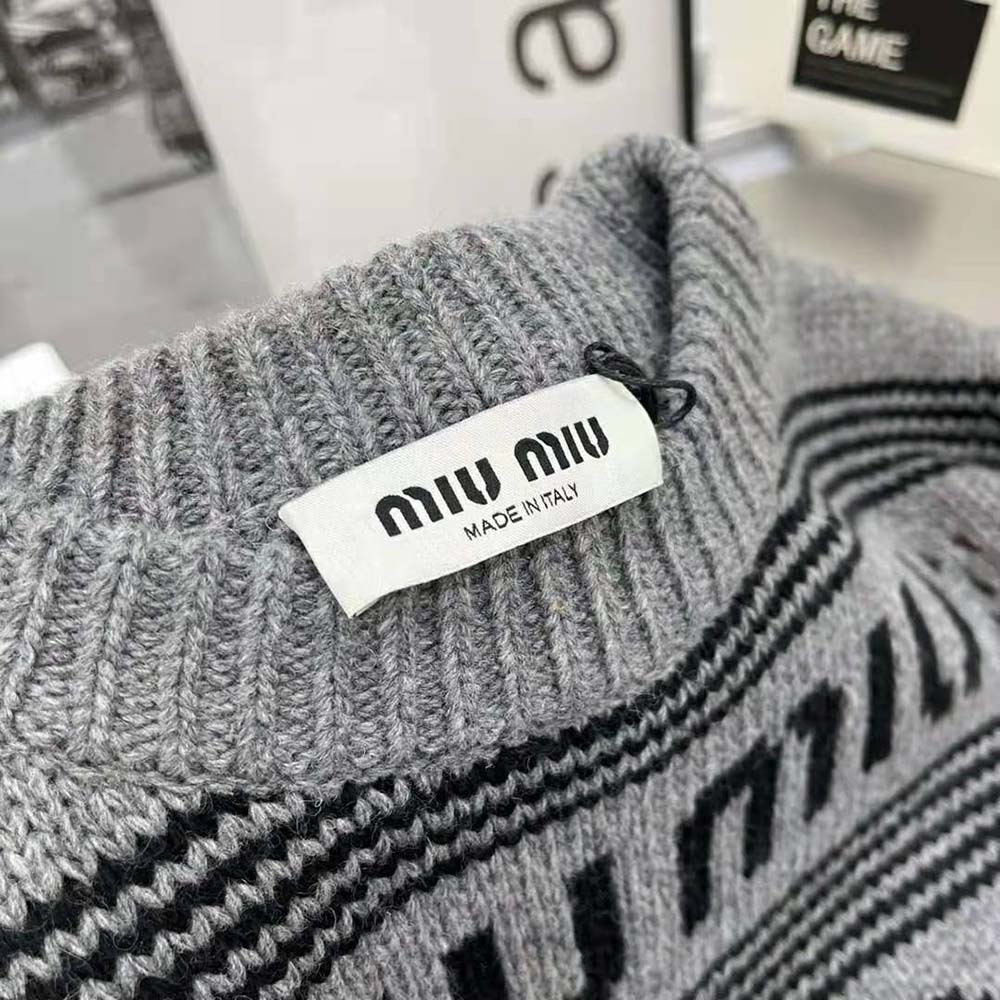 Miu Miu Women Cashmere Crew-Neck Sweater with Intarsia Knit Logo-Gray - image 5