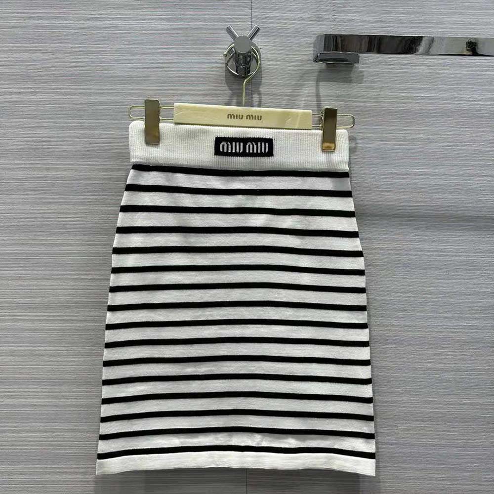 Close-up on intarsia logo detail of Miu Miu Women Cotton Miniskirt