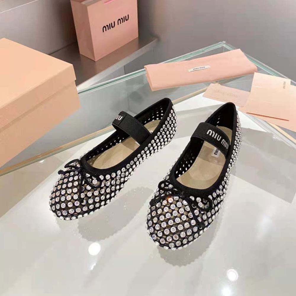 Top view of Miu Miu Women Satin Ballerinas-Black highlighting rounded toe