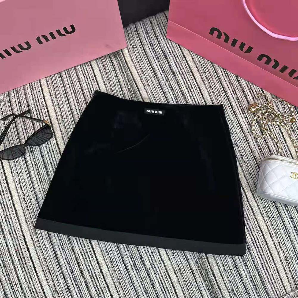 Miu Miu Women Velvet Miniskirt with Knit Logo Label-Black - image 6