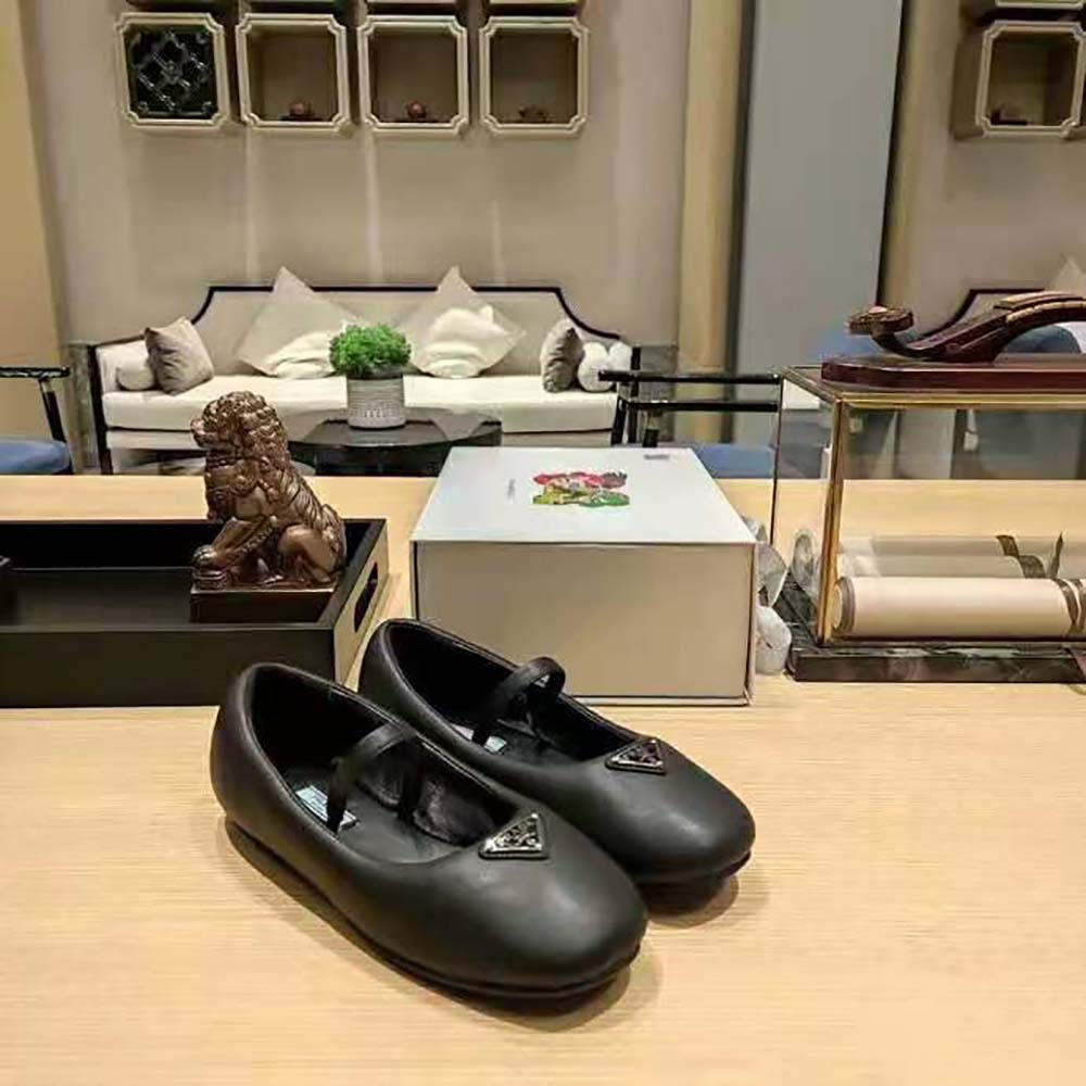 Top view showcasing silhouette of Prada Women Soft Padded Nappa Leather Ballerinas-Black