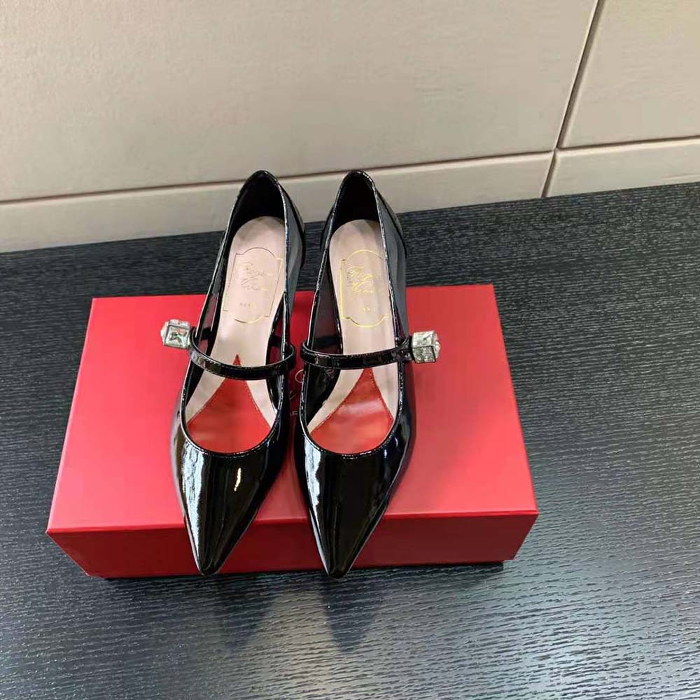 Top view showing sleek silhouette of Roger Vivier Virgule Babies Pumps