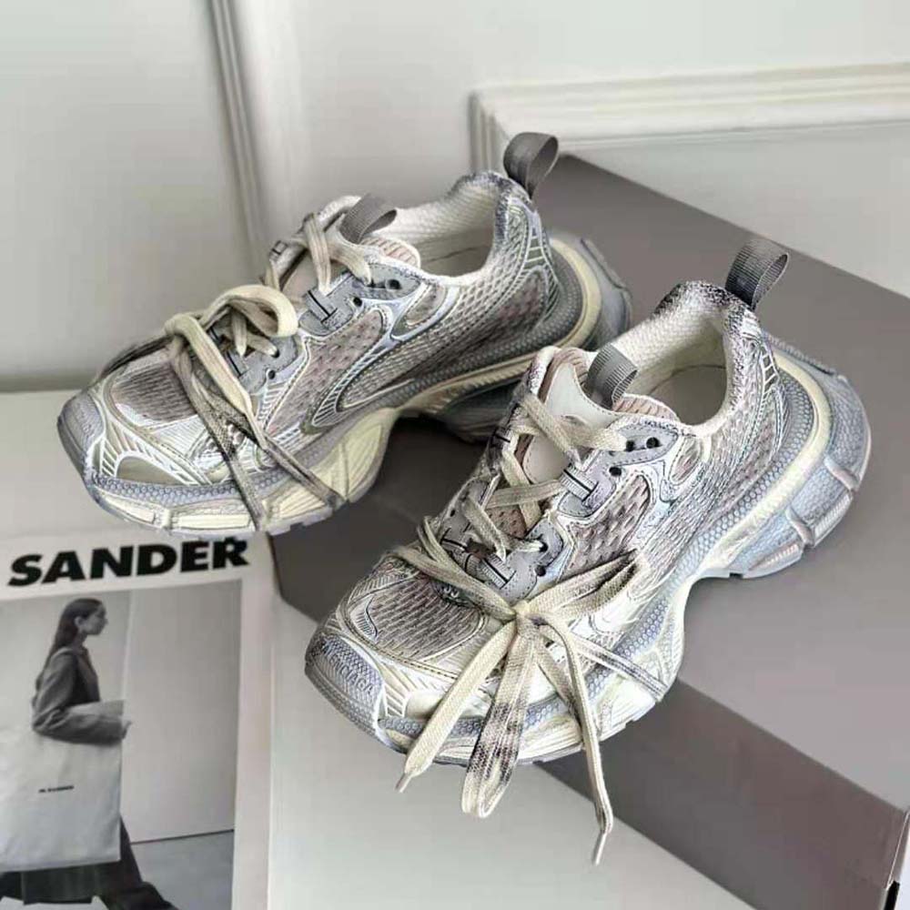 Top-down view of Balenciaga Unisex 3XL Sneaker with chunky white sole