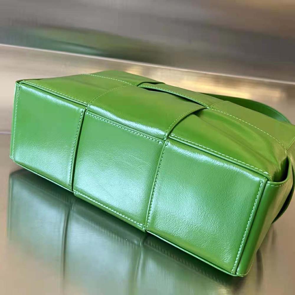 Bottega Veneta Men Intreccio Slouchy Leather Cross-Body Arco Camera Bag-Green - image 5