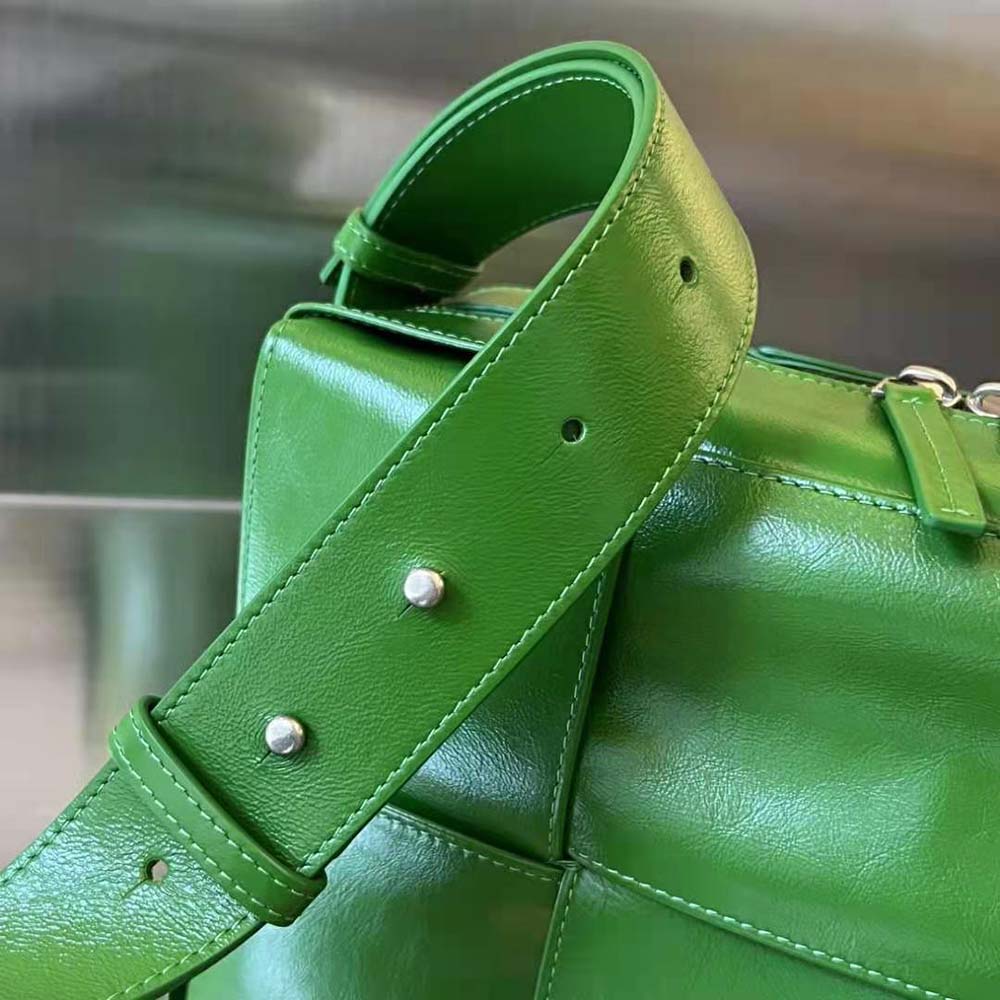Bottega Veneta Men Intreccio Slouchy Leather Cross-Body Arco Camera Bag-Green - image 8