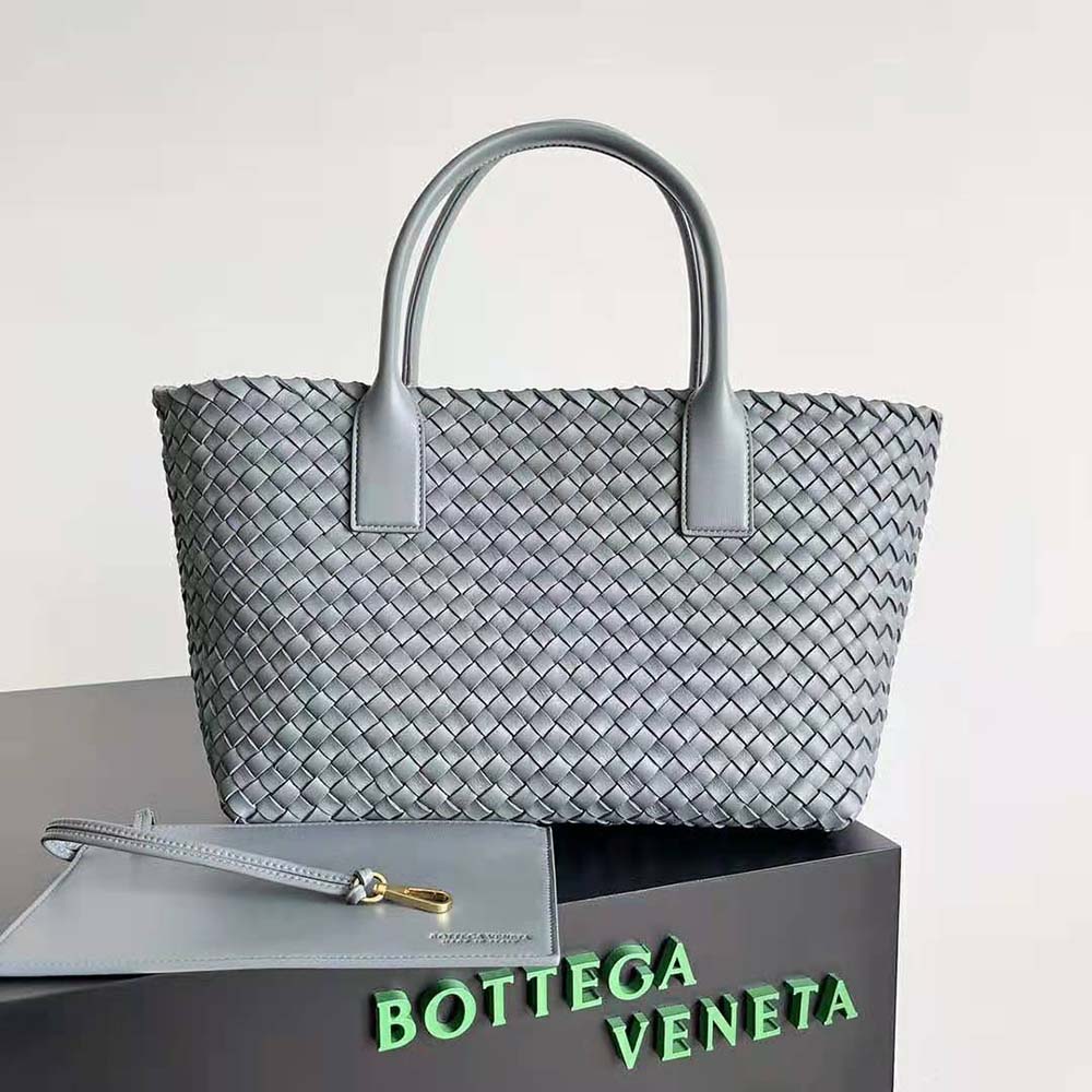 Close-up of gray nappa leather texture on Bottega Veneta Medium Cabat Tote