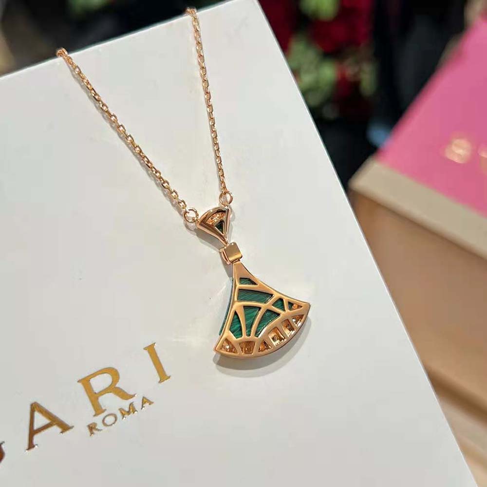Bvlgari Women DIVAS’ DREAM Necklace in 18 KT Rose Gold with Pendant Set-Green - image 9