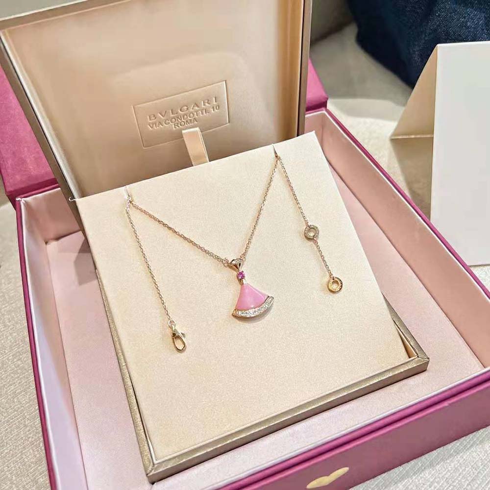 Bvlgari Women DIVAS’ DREAM Necklace in 18 KT Rose Gold with Pendant Set-Pink - image 5