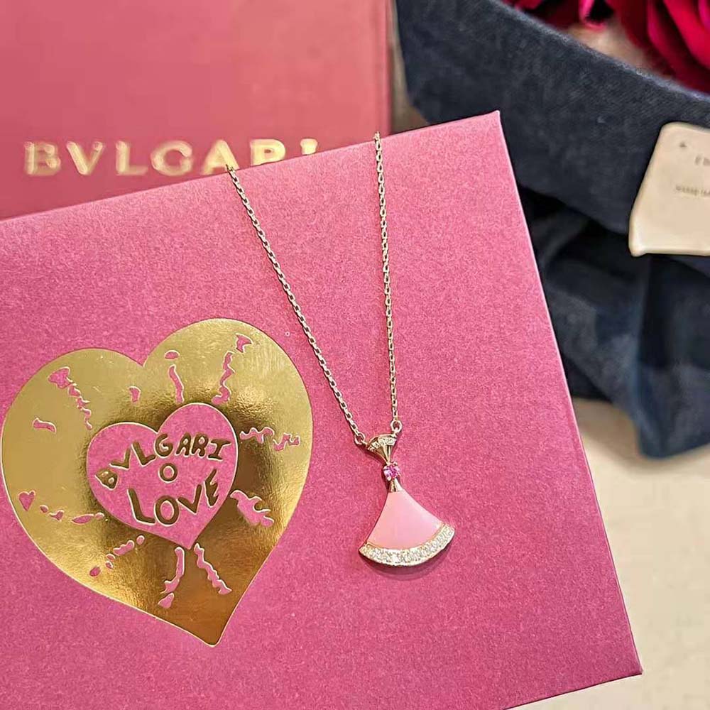 Bvlgari Women DIVAS’ DREAM Necklace in 18 KT Rose Gold with Pendant Set-Pink - image 6