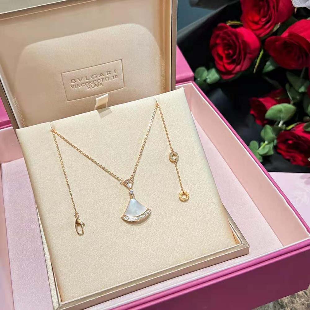 Bvlgari Women DIVAS’ DREAM Necklace in 18 KT Rose Gold with Pendant Set-White - image 5