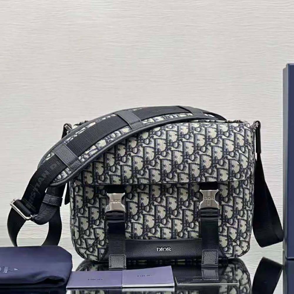 Close-up on Dior Oblique jacquard fabric and silver hardware details