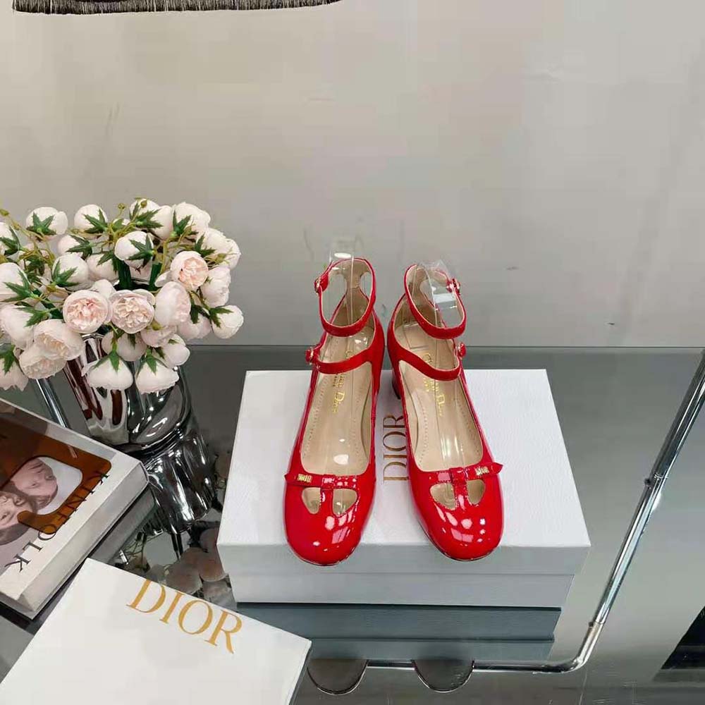 Side profile of Dior Women Aime Dior Pump Red Patent Calfskin glossy finish