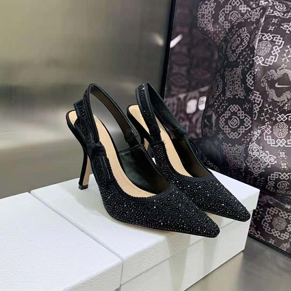 Close-up on strass embroidery detail of Dior Women J’Adior Slingback Pump