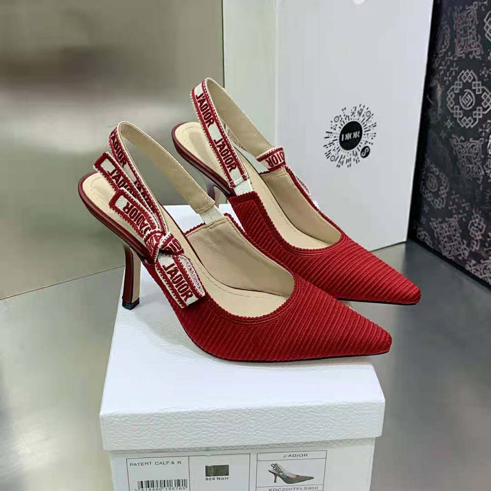 Close-up on embroidered cotton detail of Dior Women J’Adior Slingback Pump