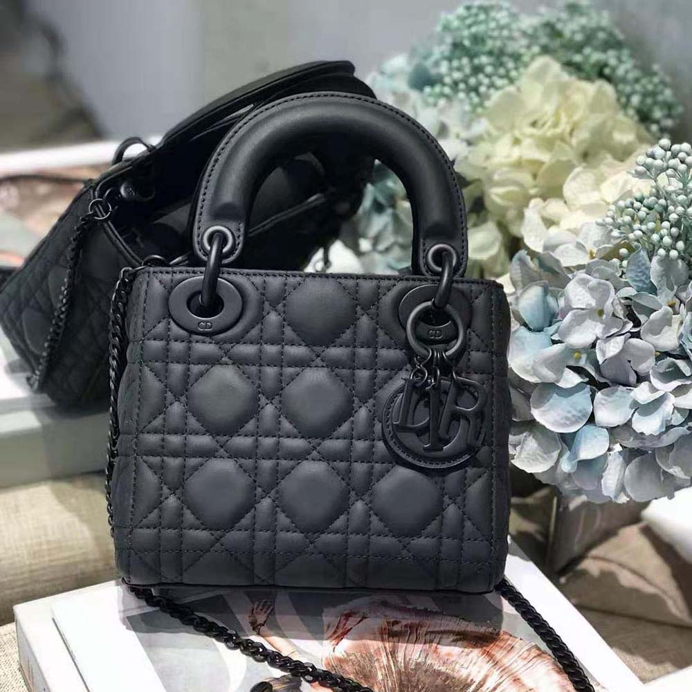 Close-up of Cannage stitching and silver hardware on Dior Women Mini Lady Dior Bag